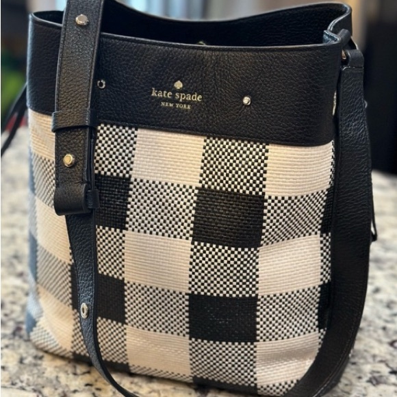 kate spade Handbags - Kate Spade NY Gingham Large Bucket Bag Convertible crossbody & shoulder strap